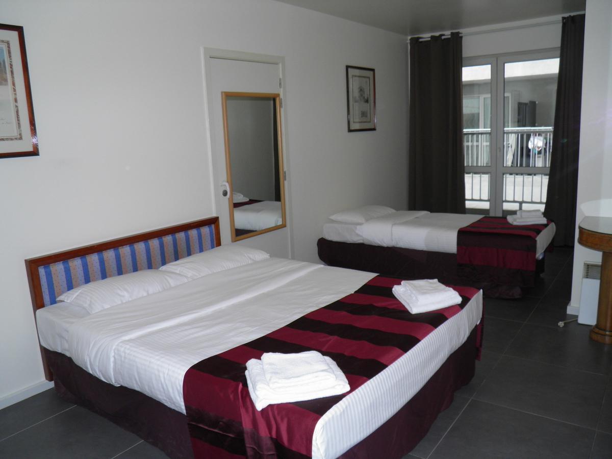 Holidays Apart-Hotel Anderlecht エクステリア 写真