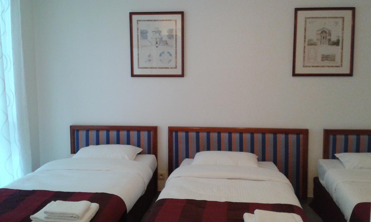 Holidays Apart-Hotel Anderlecht エクステリア 写真
